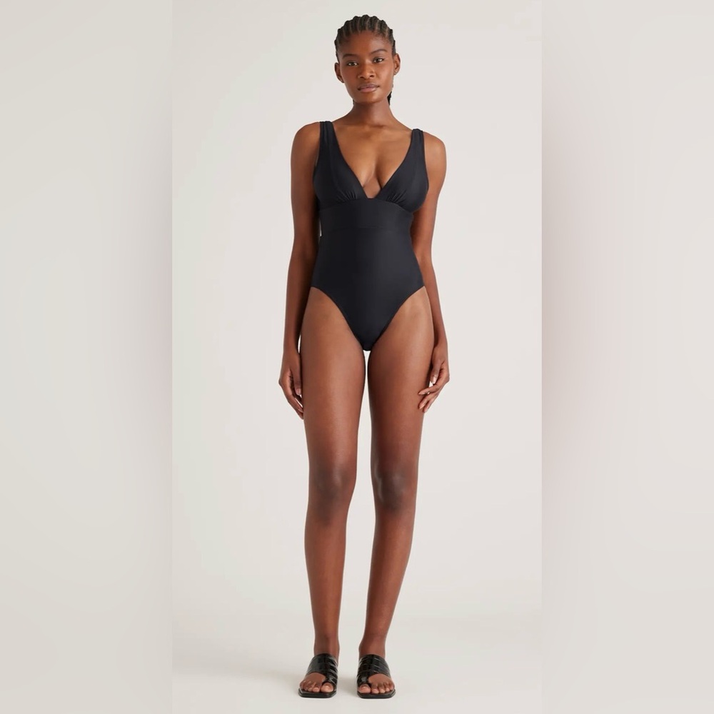 NWT Quince Italian Plunge Black One Piece Swimsuit Size Medium